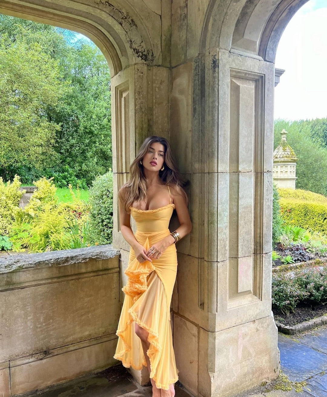 Fabienne | Robe élégante à volants pour invitée de mariage femme