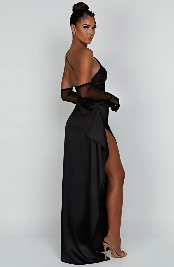 Emilia | Women&
