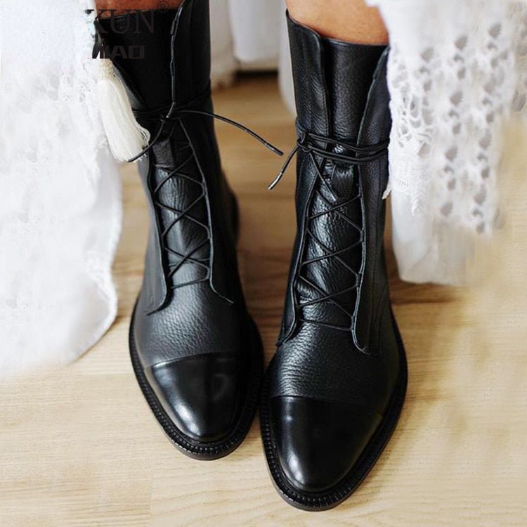 Shaneela | Bottines noires à petit talon pour femmes