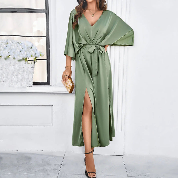 Andrea | Elegante vestito incrociato in satin da donna con spacco laterale